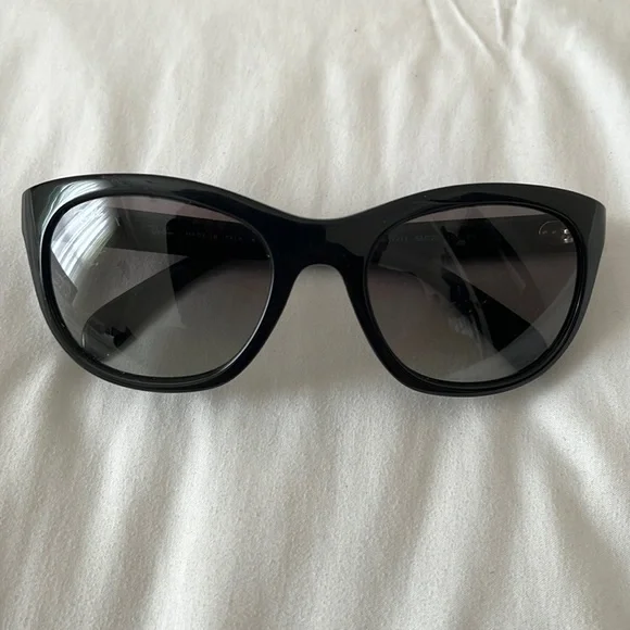 Ray-Ban | Accessories | Rayban Sunglasses Polished Black  display picture 1